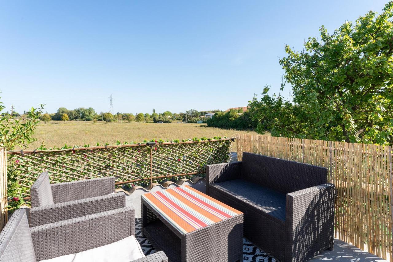 Aux Portes De La Camargue Apartment *